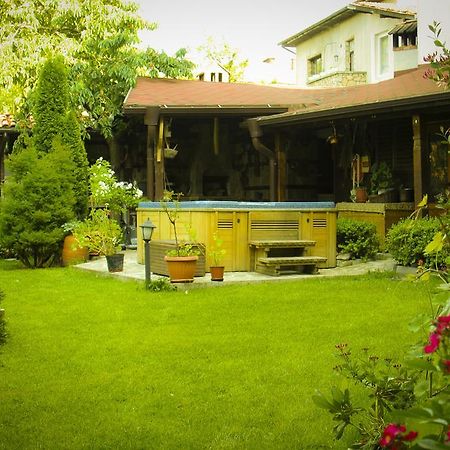 Guest House Chicho Tsane 반스코 외부 사진